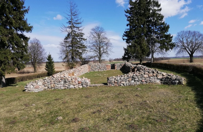 {Muzeum Bitwy pod Grunwaldem otrzymało z ministerstwa kultury dofinansowanie na remont kaplicy pobitewnej.}