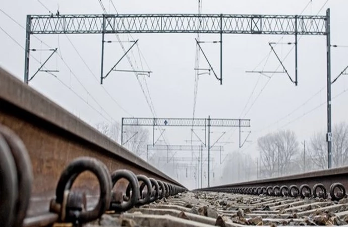 {PKP zaczyna modernizację linii kolejowej Olsztyn-Działdowo. Podróżni muszą przygotować się na utrudnienia.}